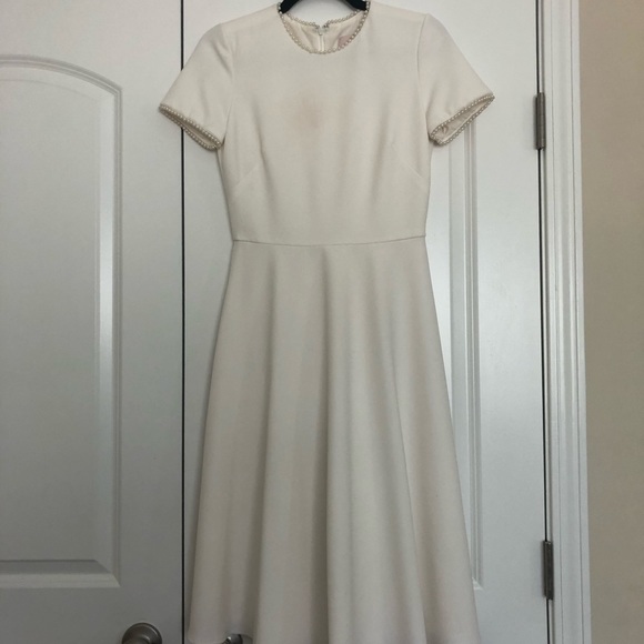 Gal Meets Glam Cream Victoria with pearls - Picture 4 of 5